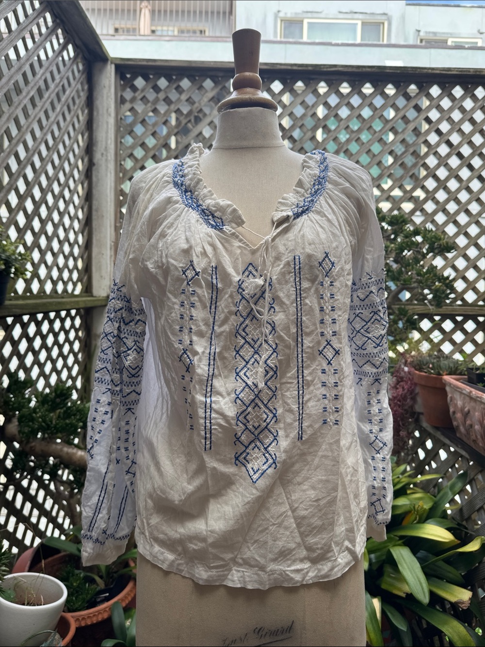 Roberta Freymann, Boho White Embroidered Peasant Blouse with Blue Detailing XS